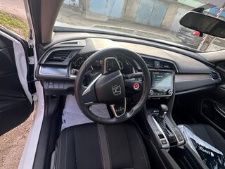 2018 Honda Civic X, белый, 2300000 рублей, вид 4