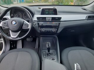 2017 BMW X1 20d xDrive II (F48), белый, 2750000 рублей, вид 3