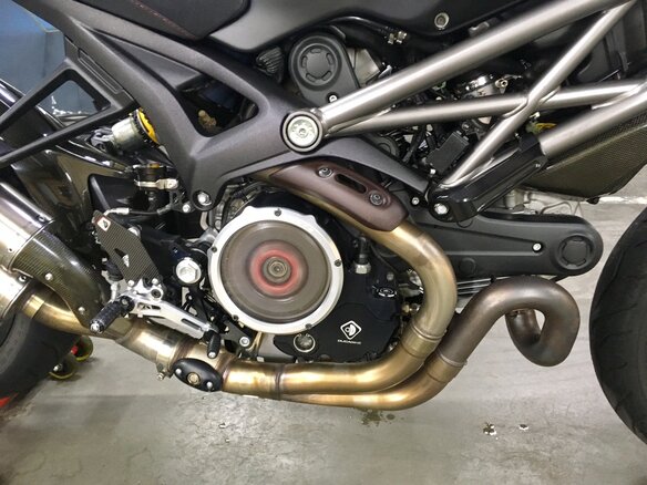 2011 Ducati Monster 1100, чёрный - вид 5