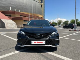 2021 Toyota Camry US Market VIII (XV70) Рестайлинг, чёрный, 2810000 рублей, вид 3