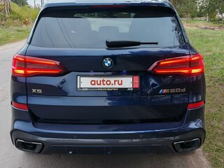 2020 BMW X5 M50d IV (G05/G18), синий, 8960000 рублей, вид 4