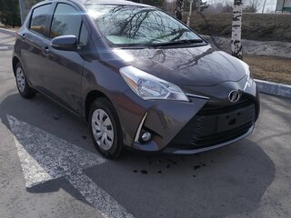 2019 Toyota Vitz III (XP130) Рестайлинг 2, серебристый, 1100000 рублей, вид 1