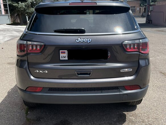 2018 Jeep Compass II, серый, 2250000 рублей - вид 3