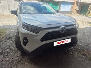 2021 Toyota RAV4 V (XA50), белый, 3650000 рублей, вид 3