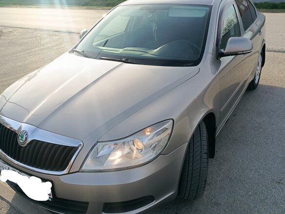 2011 Skoda Octavia II (A5) Рестайлинг, серый, 700000 рублей