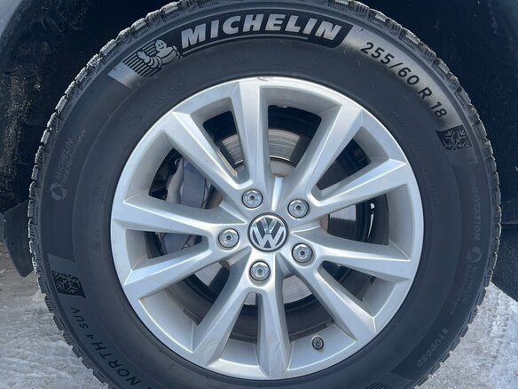 2015 Volkswagen Touareg II Рестайлинг, серый, 4000000 рублей - вид 9