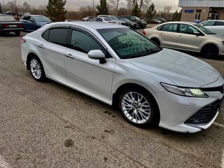 2019 Toyota Camry VIII (XV70), белый, 3000000 рублей, вид 4