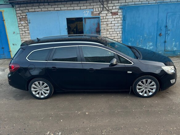2011 Opel Astra J, чёрный, 890000 рублей - вид 2