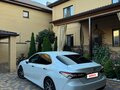 2021 Toyota Camry VIII (XV70) Рестайлинг, белый, 3700000 рублей - вид 4