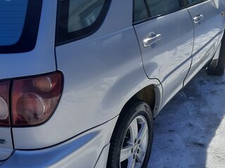 1999 Toyota Harrier I (XU10), серебристый, 850000 рублей, вид 3