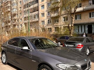 2013 BMW 5 серии 528i xDrive VI (F10/F11/F07) Рестайлинг, серый, 1930000 рублей, вид 4