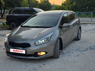 2013 Kia Ceed II, серебристый, 1400000 рублей, вид 1