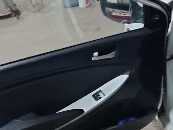 2013 Hyundai Solaris I, белый, 630000 рублей - вид 13