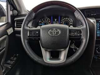 2018 Toyota Fortuner II, белый, 4050000 рублей, вид 2