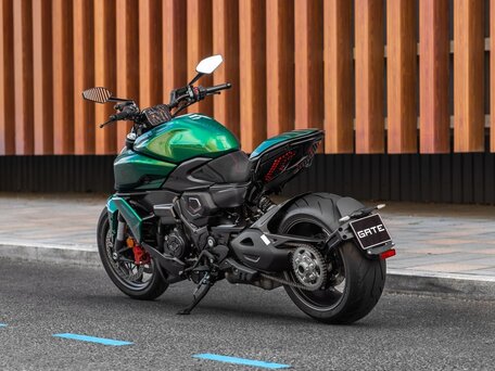 2024 Ducati Diavel V4, зелёный, 9900000 рублей, вид 4