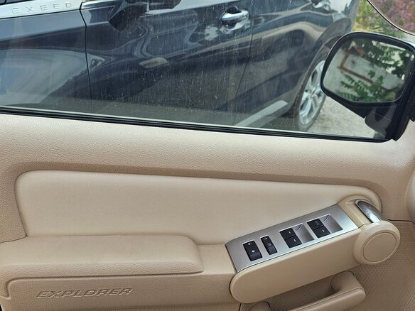 2005 Ford Explorer IV, чёрный, 1500000 рублей - вид 10