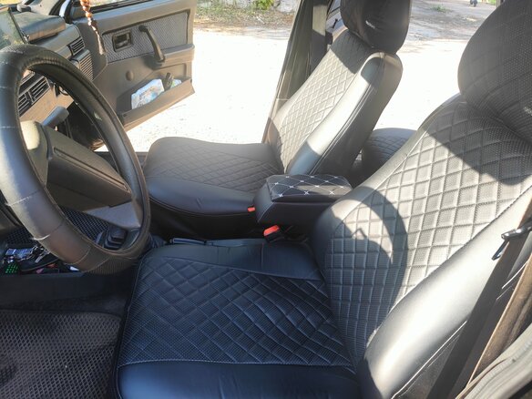 2004 Lada (ВАЗ) 21093i, чёрный, 390000 рублей - вид 10