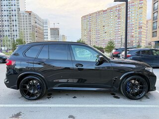 2020 BMW X5 M III (F95), чёрный, 7900000 рублей, вид 5