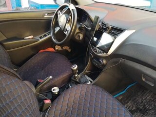 2015 Hyundai Solaris I Рестайлинг, чёрный, 650000 рублей, вид 3