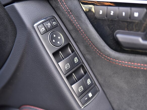 2012 Mercedes-Benz C-Класс 180 BlueEFFICIENCY III (W204) Рестайлинг, чёрный - вид 12