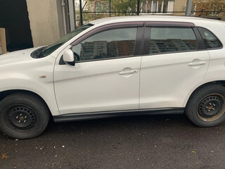 2013 Mitsubishi ASX I Рестайлинг, белый, 915000 рублей, вид 3