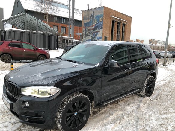 2013 BMW X5 50i III (F15), чёрный - вид 1