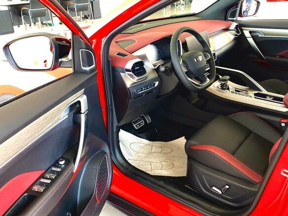2023 Geely Coolray I, красный, 2200000 рублей - вид 5