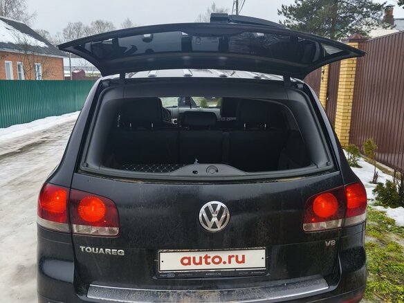 2007 Volkswagen Touareg I Рестайлинг, чёрный, 1000000 рублей - вид 2