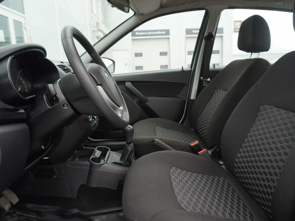2024 Lada (ВАЗ) Granta I Рестайлинг, белый, 750000 рублей - вид 9