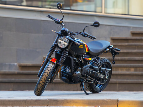 2025 Royal Enfield Guerrilla 450, чёрный, 554000 рублей, вид 2