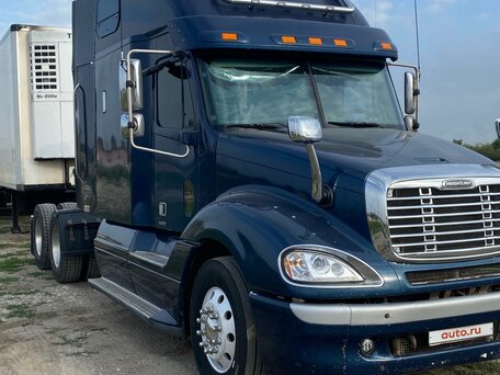2004 Freightliner Columbia, синий, 2700000 рублей, вид 3