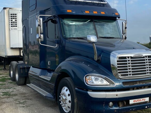 2004 Freightliner Columbia, синий, 2700000 рублей - вид 2
