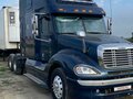 2004 Freightliner Columbia, синий, 2700000 рублей - вид 2