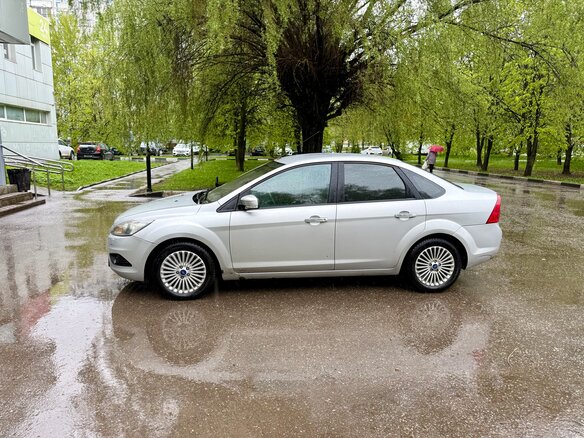 2011 Ford Focus II Рестайлинг, серебристый, 550000 рублей - вид 7