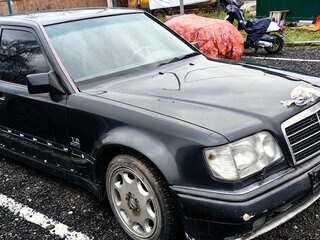 1995 Mercedes-Benz E-Класс 500 I (W124), чёрный, 3300000 рублей, вид 3