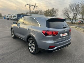 2020 Kia Sorento III Prime Рестайлинг, серый, 2500000 рублей, вид 4