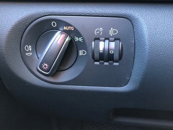 2012 Audi A3 II (8P) Рестайлинг 2, белый, 1200000 рублей - вид 8