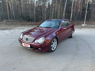 2004 Mercedes-Benz C-Класс 230 II (W203) Рестайлинг, красный, 800000 рублей, вид 2