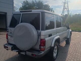 2012 Toyota Land Cruiser 76 70 Series Рестайлинг 1, серый, 3000000 рублей, вид 4