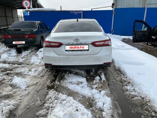 2022 Toyota Camry VIII (XV70) Рестайлинг, белый, 3500000 рублей, вид 2