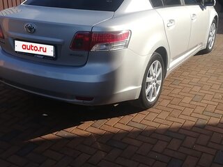 2010 Toyota Avensis III, серебристый, 950000 рублей, вид 3