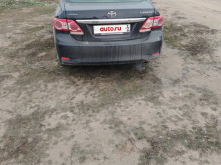 2011 Toyota Corolla X (E140, E150) Рестайлинг, чёрный, 850000 рублей, вид 3