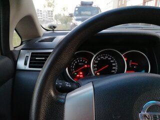 2011 Nissan Tiida I Рестайлинг, коричневый, 890000 рублей, вид 5
