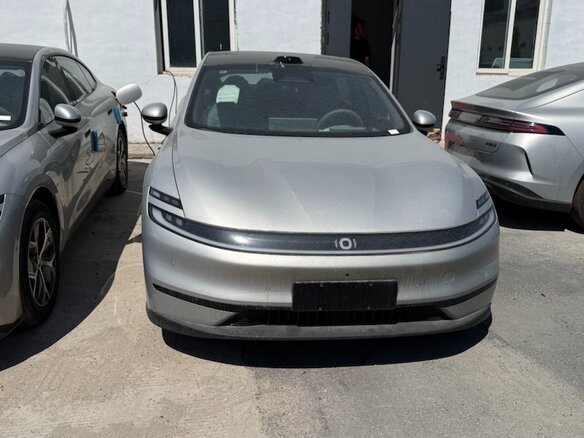 2026 Changan Qiyuan A06 51.48 kWh, серебристый, 2150000 рублей