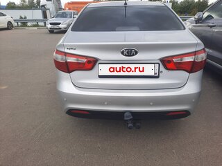 2013 Kia Rio III, серебристый, 675000 рублей, вид 2