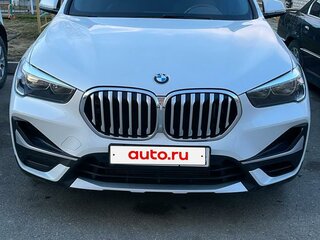 2020 BMW X1 28i xDrive II (F48) Рестайлинг, белый, 3650000 рублей, вид 2
