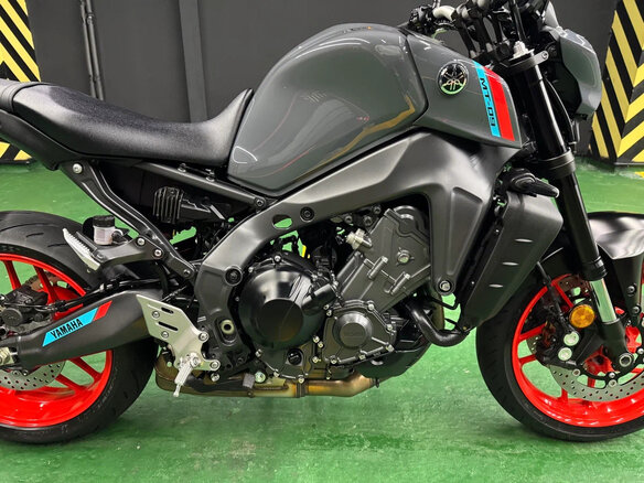 2021 Yamaha MT-09 (FZ-09), серый, 1150000 рублей - вид 9