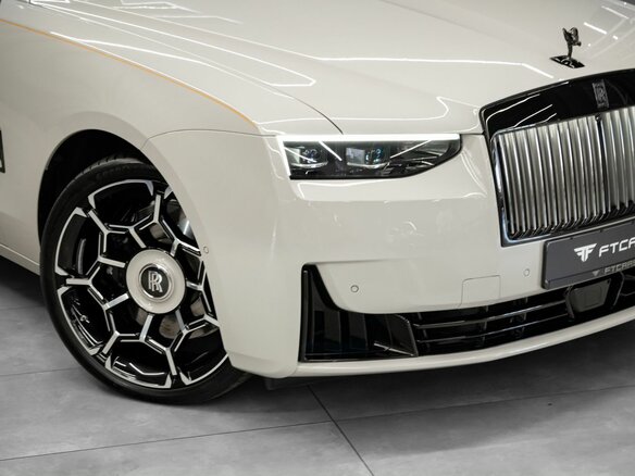 2025 Rolls-Royce Ghost Black Badge II Рестайлинг (Series II), серый, 47294000 рублей - вид 3