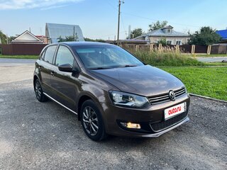 2014 Volkswagen Polo V, коричневый, 900000 рублей, вид 3