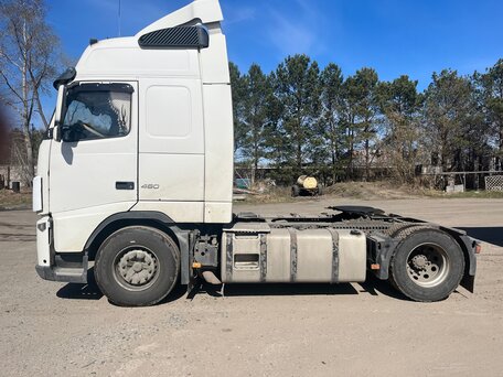 2012 Volvo FH, белый, 4300000 рублей, вид 2